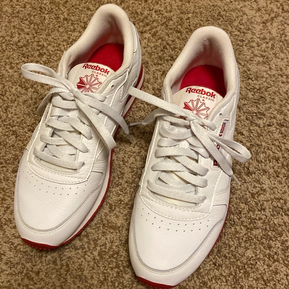 Reebok Classic Red and White, Men’s 8, Women’s 9.5